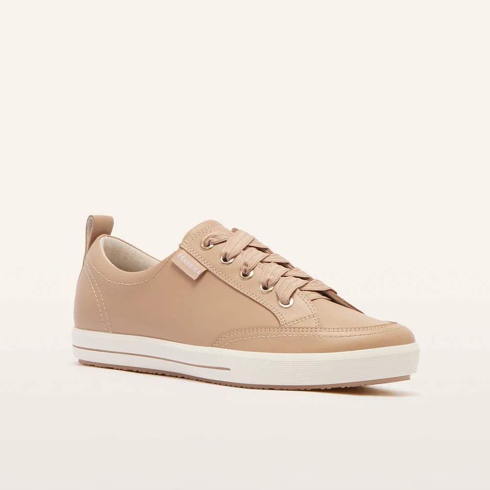 Ellie V Sand - Image 3