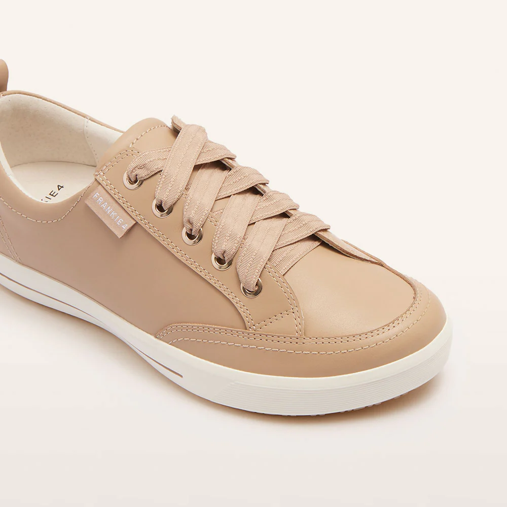 Ellie V Sand - Image 5