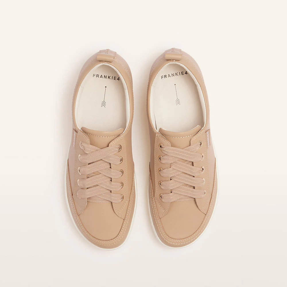 Ellie V Sand - Image 6